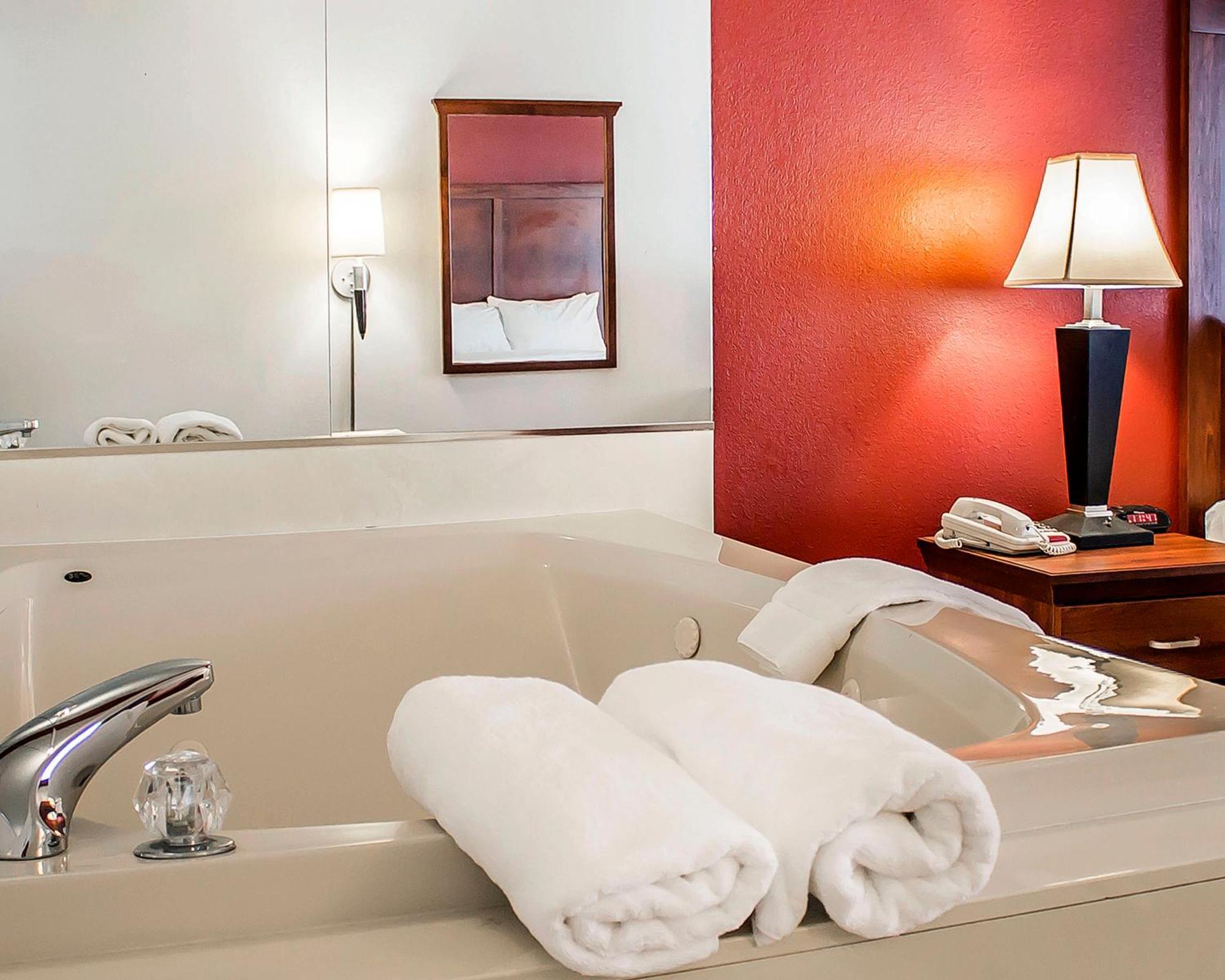 Quality Inn Lima Bagian luar foto